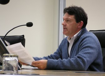 Colin GIlliam speaking at the council meeting